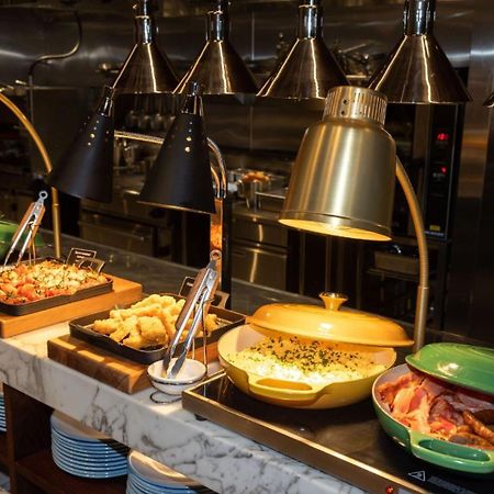 Horizon By Skycity Auckland Eksteriør bilde A chafing dish buffet