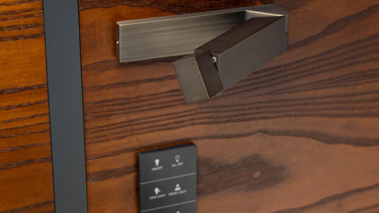Horizon By Skycity Auckland Eksteriør bilde A smart lock