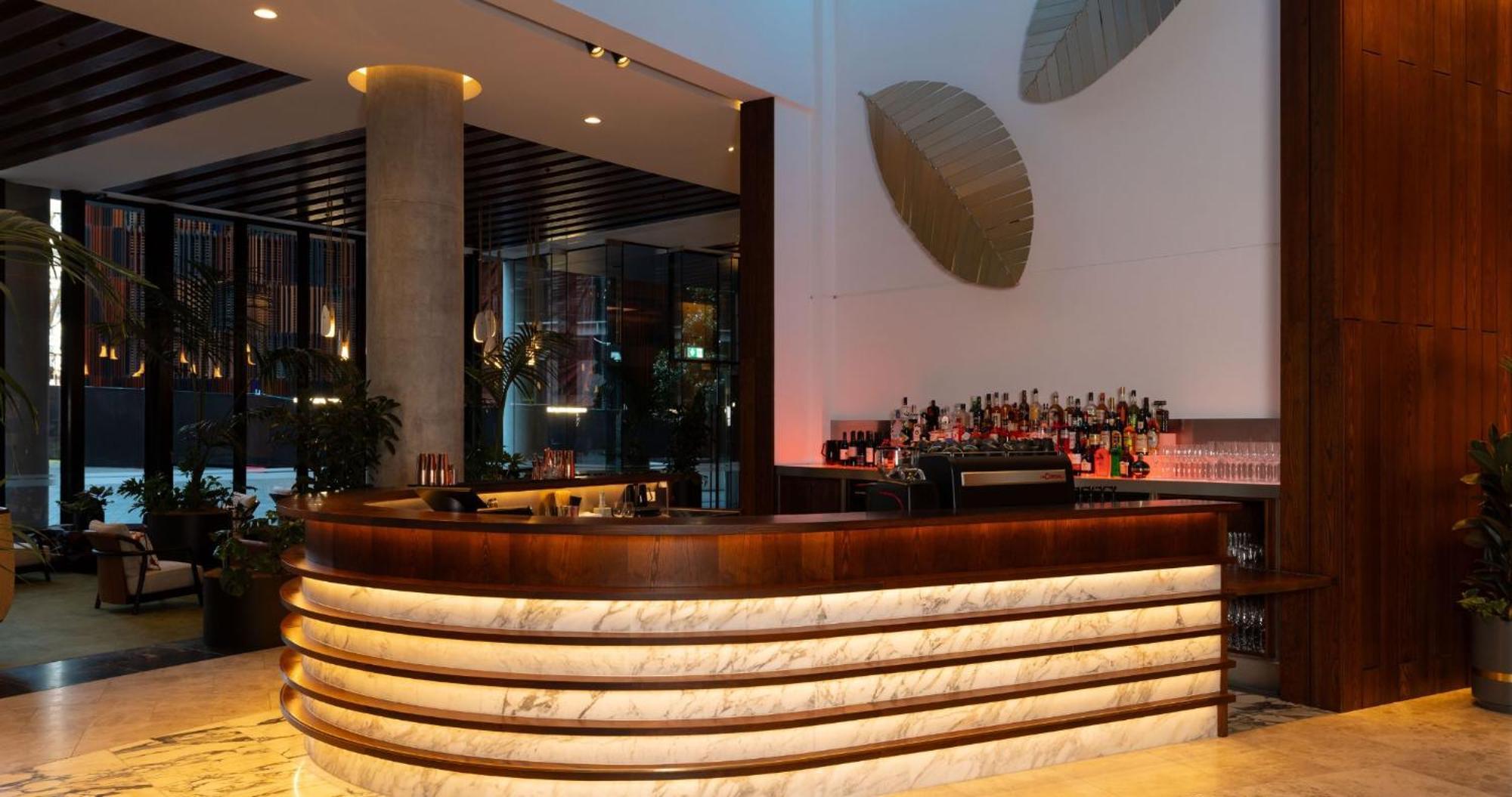 Horizon By Skycity Auckland Eksteriør bilde The bar at the Mandarin Oriental, Munich